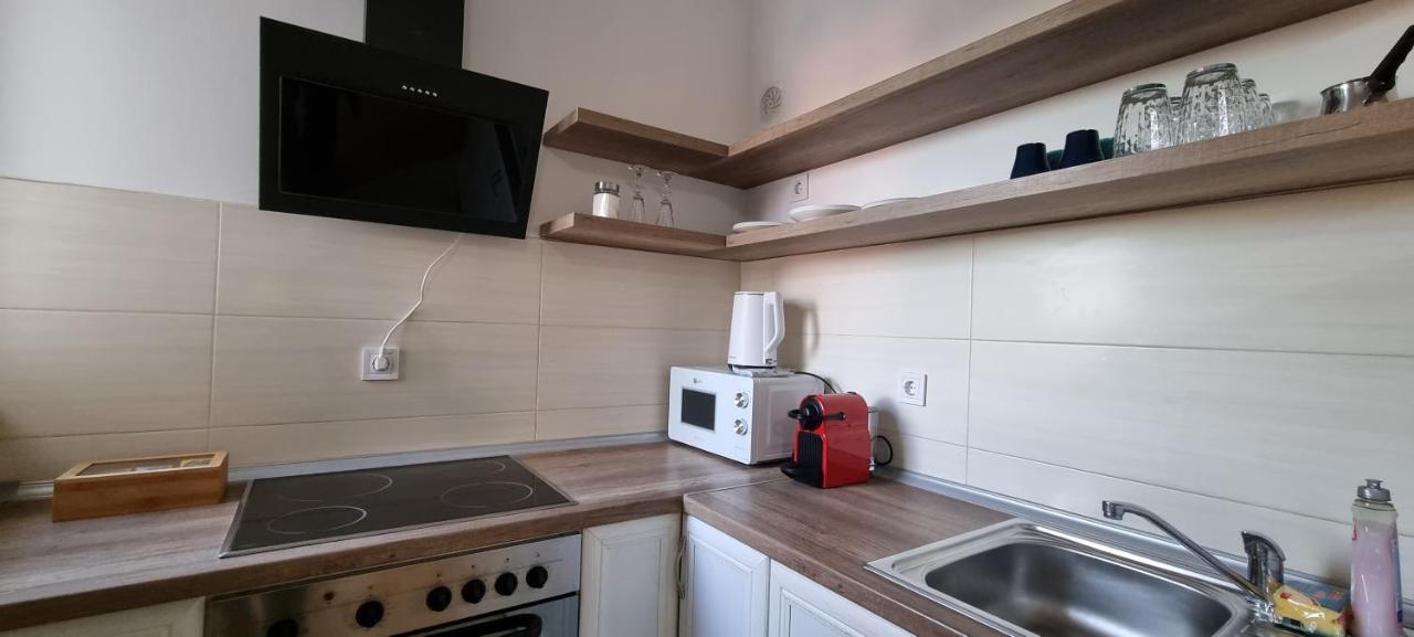 Grove II Apartment = Strict City Centre Новий Сад Екстер'єр фото