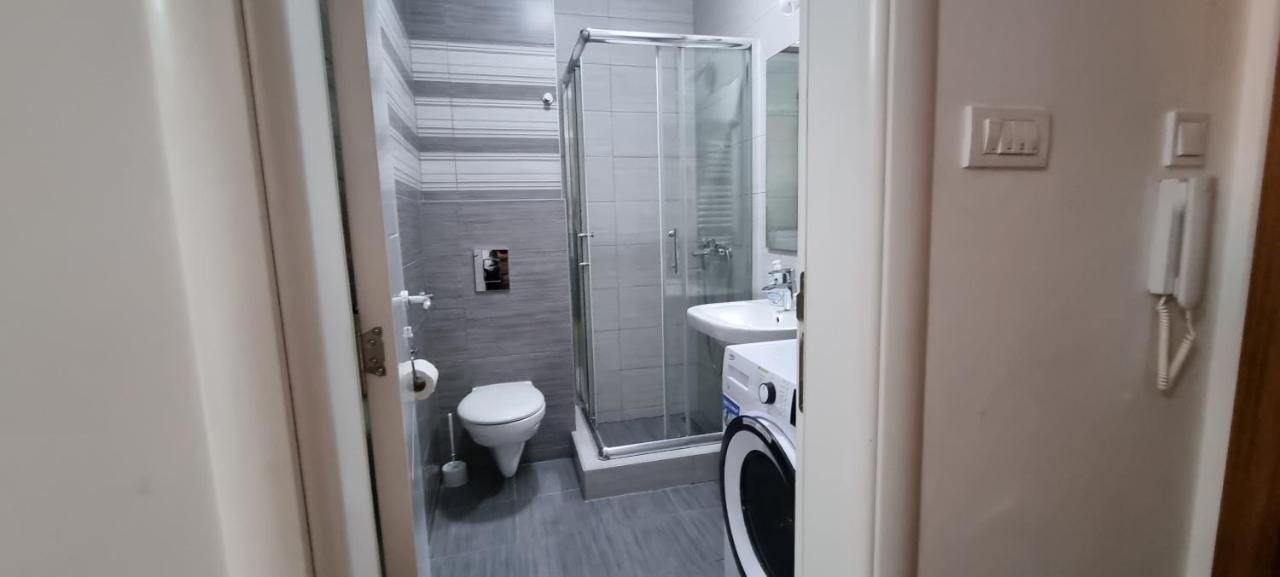 Grove II Apartment = Strict City Centre Новий Сад Екстер'єр фото